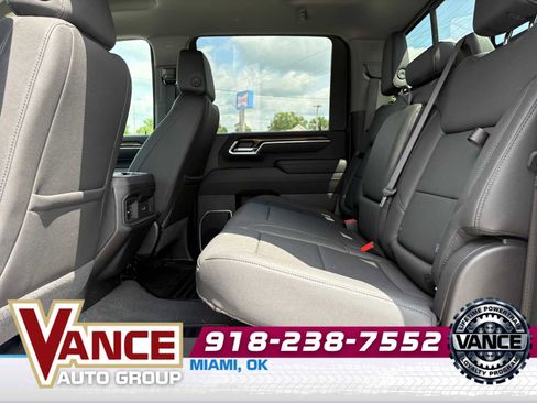 Used 2025 Chevrolet Silverado 2500 LT w/ Leather Package image 16