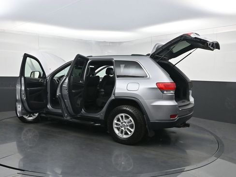 Used 2018 Jeep Grand Cherokee Laredo image 33