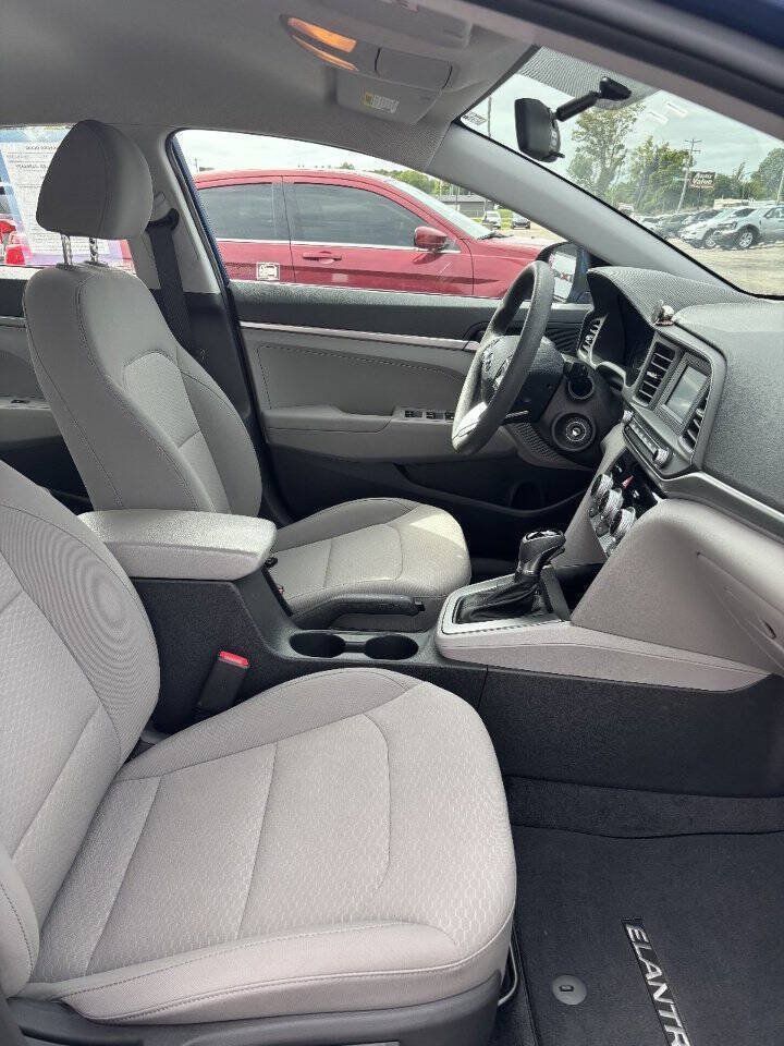 Used 2019 Hyundai Elantra SE FWD image 5