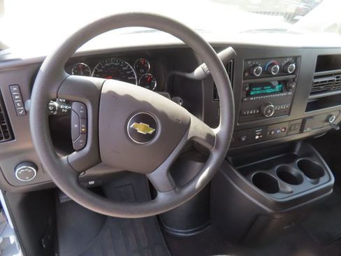 Used 2025 Chevrolet Express 3500 LT w/ LT Preferred Equipment Group RWD image 16