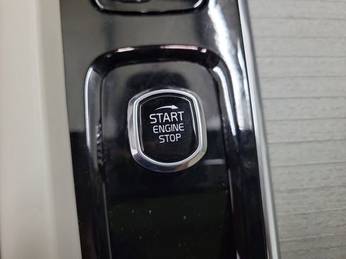 Certified 2024 Volvo XC60 T8 Plus w/ Protection Package Premier image 32