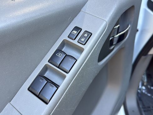 Used 2019 Nissan Frontier SV RWD image 12