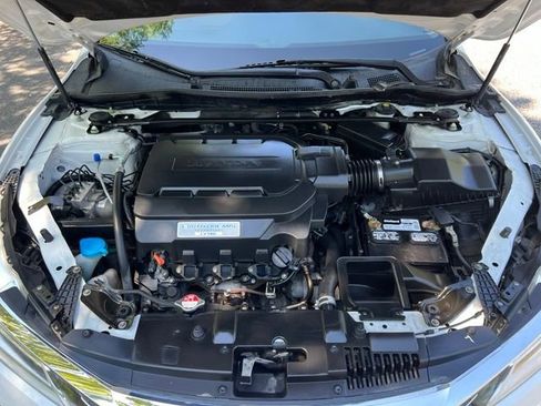 Used 2017 Honda Accord Touring image 48