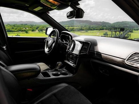 Used 2020 Jeep Grand Cherokee Altitude AWD/4WD image 16