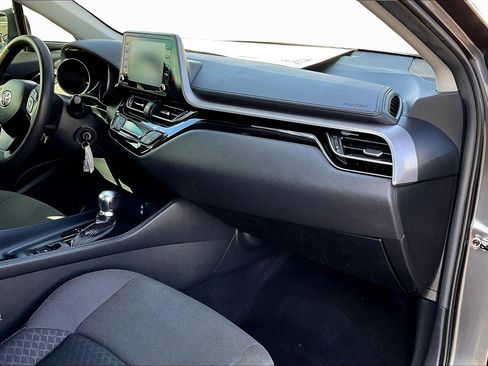 Used 2020 Toyota C-HR LE image 15