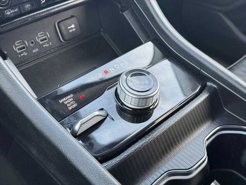 Certified 2024 Jeep Grand Cherokee Limited w/ Luxury Tech Group II image 32