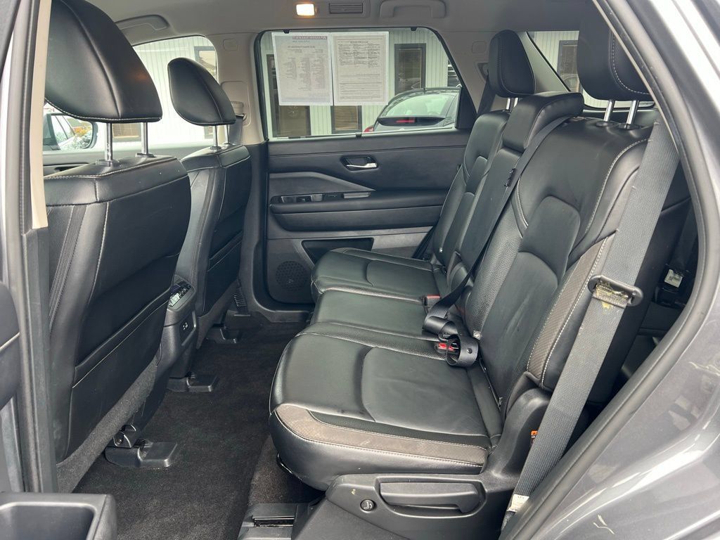 Used 2023 Nissan Pathfinder SL w/ Cargo Package AWD/4WD image 14