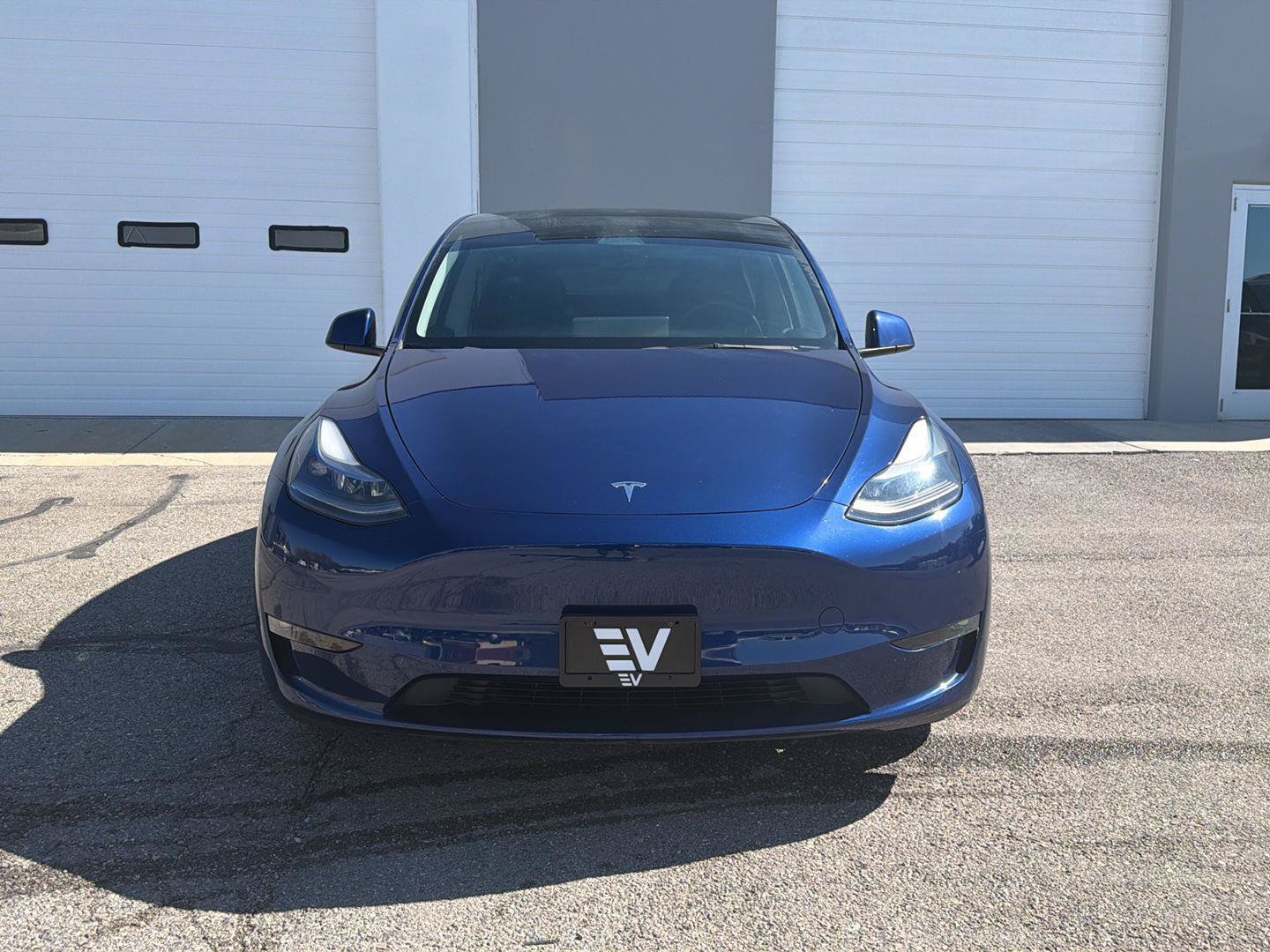 Used 2023 Tesla Model Y Long Range AWD/4WD image 2