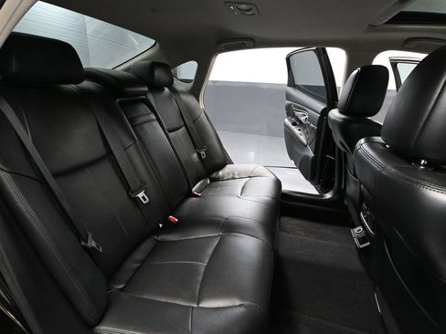 Used 2016 INFINITI Q70 L 3.7 w/ Technology Package image 45