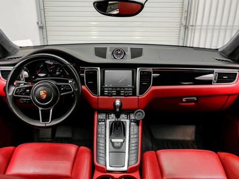 Used 2015 Porsche Macan Turbo AWD/4WD image 16