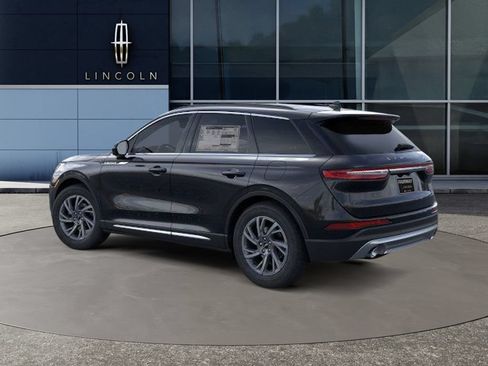 Used 2025 Lincoln Corsair FWD w/ Equipment Group 101A image 4