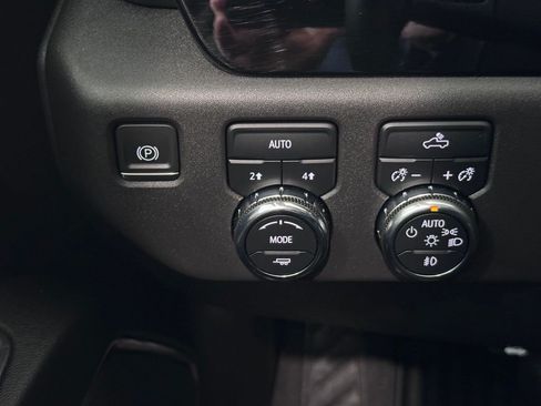 Certified 2024 GMC Sierra 1500 Elevation AWD/4WD image 21