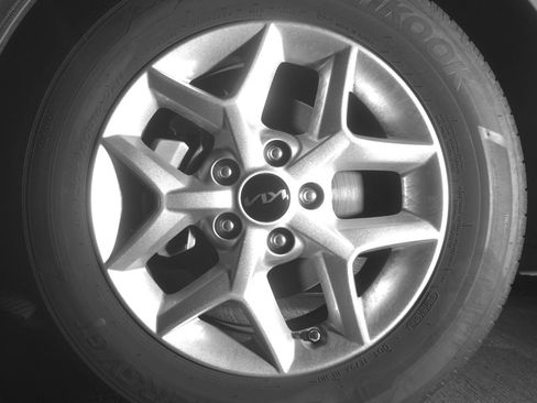 Used 2025 Kia Soul LX w/ LX Technology Package image 12