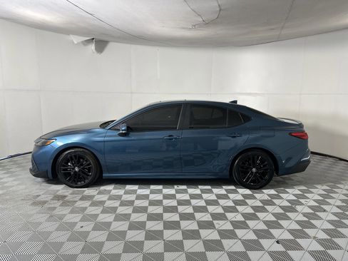 Used 2025 Toyota Camry SE w/ Multimedia Upgrade Package FWD image 5