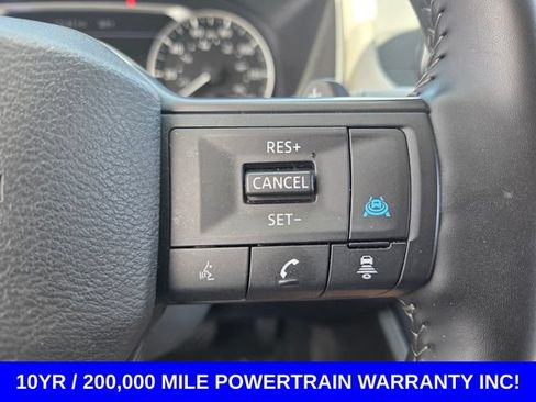 Used 2025 Nissan Rogue SV FWD image 21