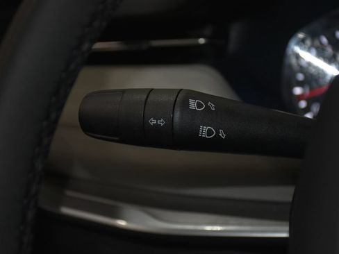 Used 2025 Jeep Compass Limited AWD/4WD image 12