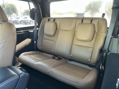 Used 2021 Jeep Wrangler Rubicon AWD/4WD image 31