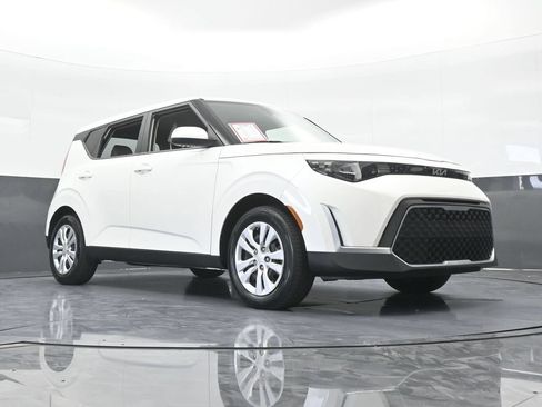 Used 2023 Kia Soul LX FWD image 58