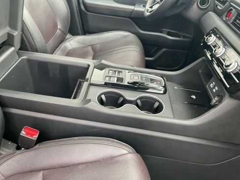 Used 2025 Honda Pilot Black Edition image 19