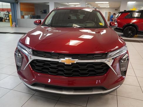 Used 2025 Chevrolet Trax LT w/ Driver Confidence Package FWD image 13