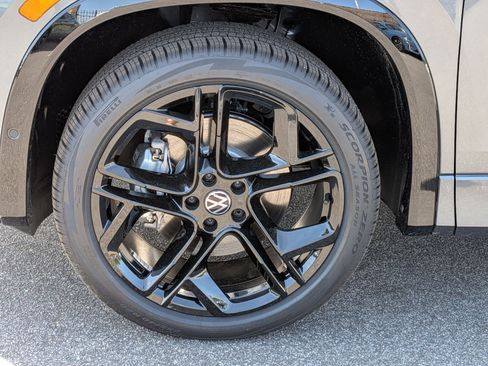 New 2026 Volkswagen Tiguan SE R-Line AWD/4WD image 10
