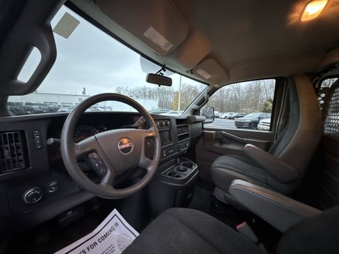 Used 2021 GMC Savana 2500 w/ Driver Convenience Package image 10