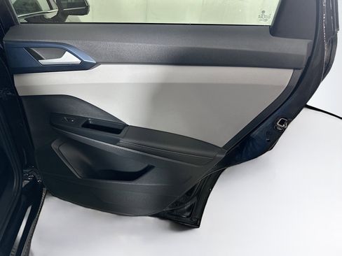 Used 2024 Volkswagen Taos SE image 28