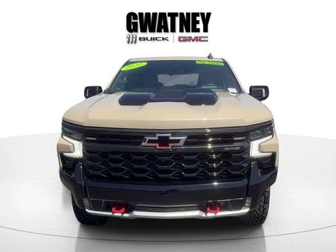 Used 2022 Chevrolet Silverado 1500 ZR2 w/ Technology Package AWD/4WD image 2
