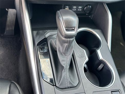 Certified 2024 Toyota Highlander XLE image 31