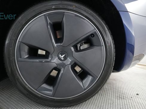 Used 2023 Tesla Model 3 Standard Range image 19