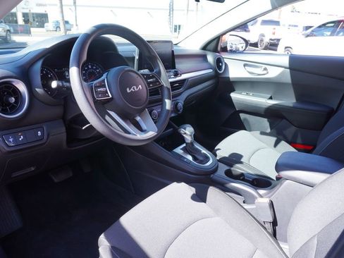 Used 2022 Kia Forte LXS w/ LXS Technology Package image 16