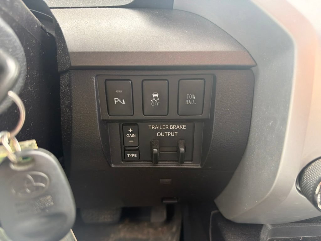 Used 2016 Toyota Tundra SR5 AWD/4WD image 14