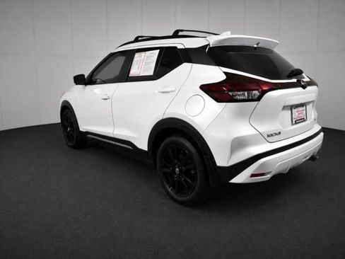 Used 2021 Nissan Kicks SR w/ SR Premium Package FWD image 6