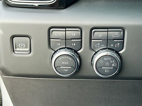 Certified 2025 GMC Sierra 1500 AT4X image 10