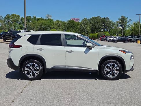 Used 2023 Nissan Rogue SV FWD image 6