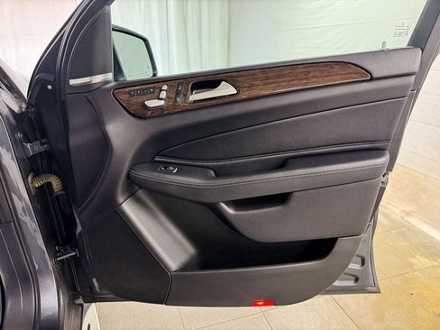 Used 2017 Mercedes-Benz GLS 450 4MATIC image 19