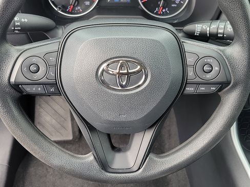Used 2022 Toyota RAV4 XLE image 24