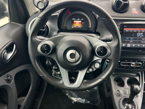 Used 2016 smart fortwo passion image 14
