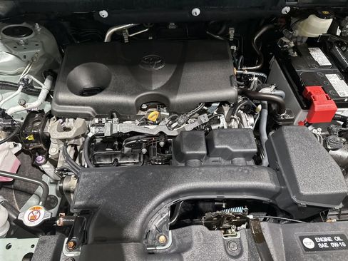 Used 2022 Toyota RAV4 XLE AWD/4WD image 21