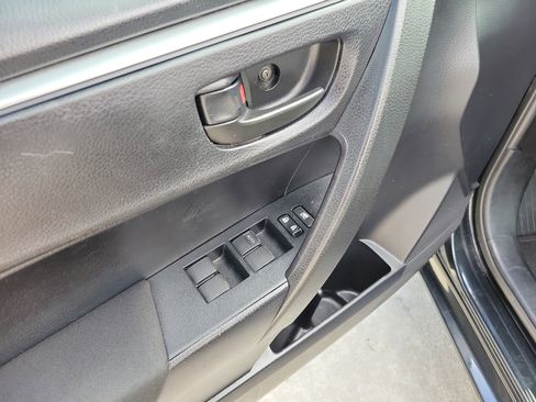 Used 2016 Toyota Corolla L FWD image 11