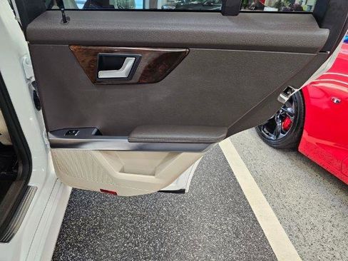 Used 2013 Mercedes-Benz GLK 350 RWD 4dr GLK 350 w/ Premium 1 Pkg image 31