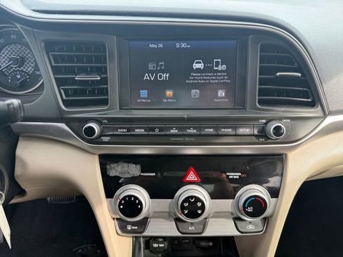 Used 2019 Hyundai Elantra SEL FWD image 12