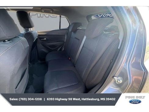 Used 2020 Chevrolet Trax LS w/ Tint and Cruise Package FWD image 19