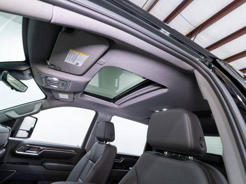 Used 2025 Chevrolet Silverado 3500 LTZ w/ LTZ Plus Package image 21