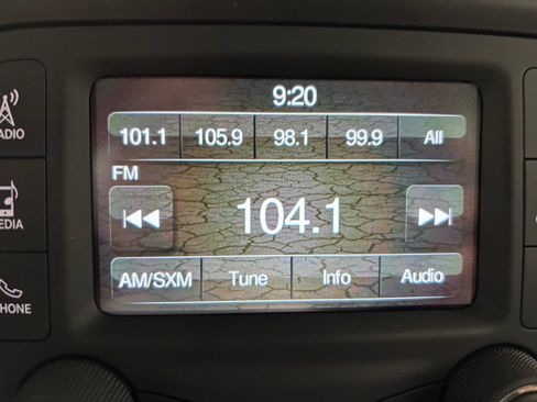 Used 2017 Jeep Renegade Trailhawk AWD/4WD image 26