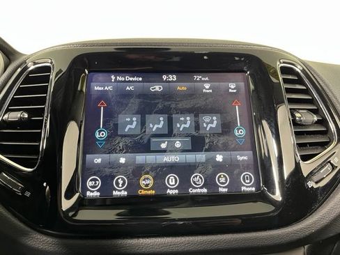 Used 2018 Jeep Compass Limited w/ Navigation Group AWD/4WD image 24
