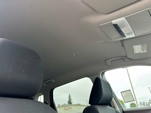 Used 2023 Nissan Rogue S AWD/4WD image 17