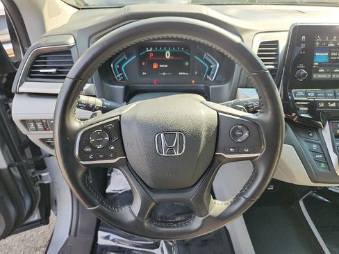 Used 2023 Honda Odyssey EX-L image 18