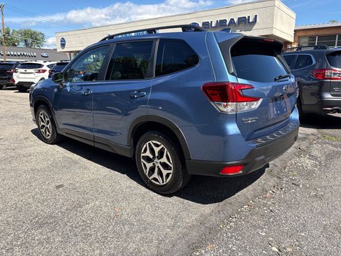 Used 2023 Subaru Forester Premium AWD/4WD image 5