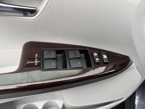 Used 2011 Toyota Venza AWD w/ Convenience Pkg image 82